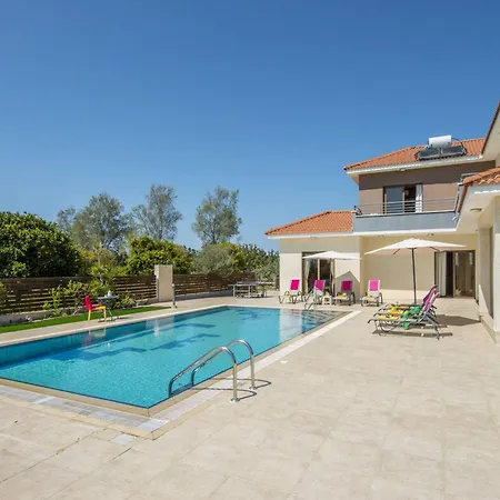 With Private Pool *